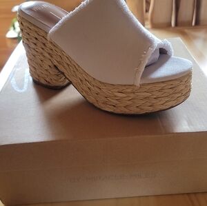 Vici Alison platform sandal